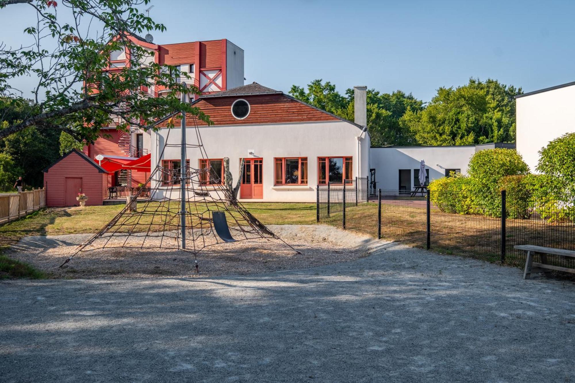 Logis Auberge De La Foret Le Gâvre Eksteriør billede